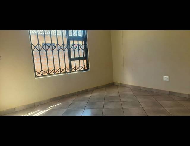 3 BEDROOM HOUSE FOR SALE IN WILFORDON